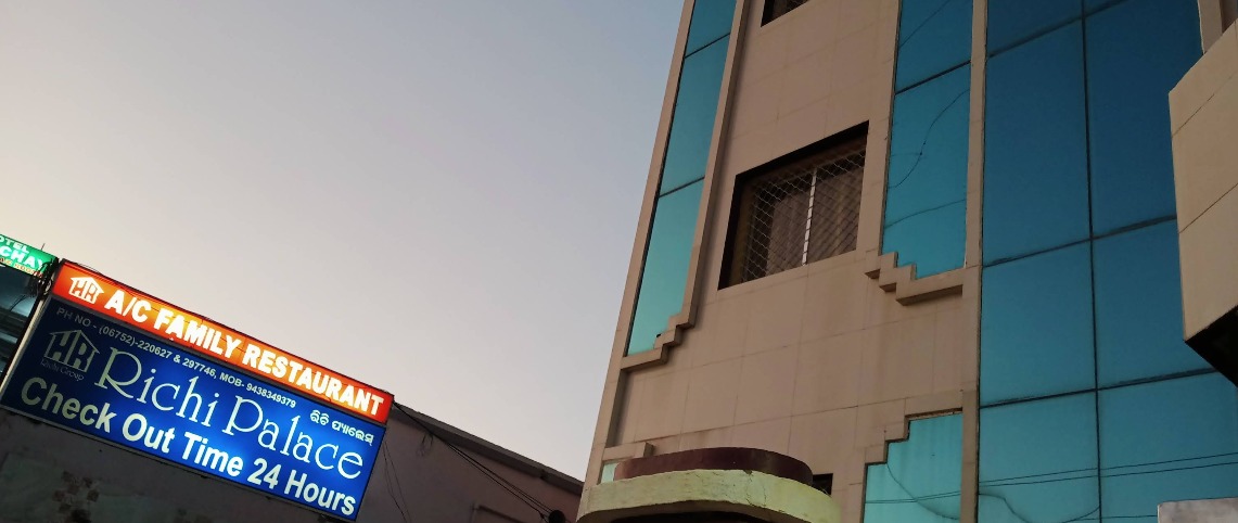 Grand Presidential Suite